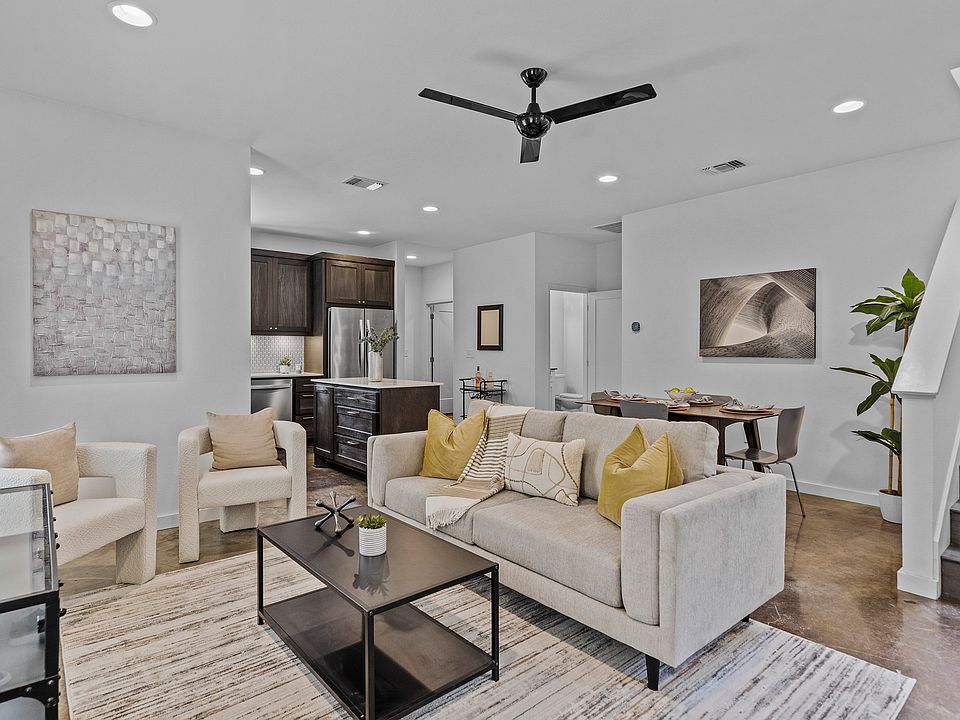 Spacious living room