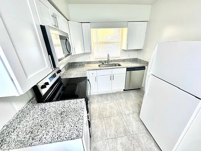 4750 40th Ave N #207 — Photo 2