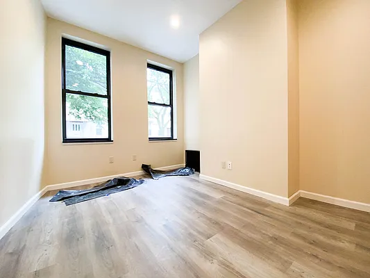 Rented by RealTegrity NY LLC | media 15