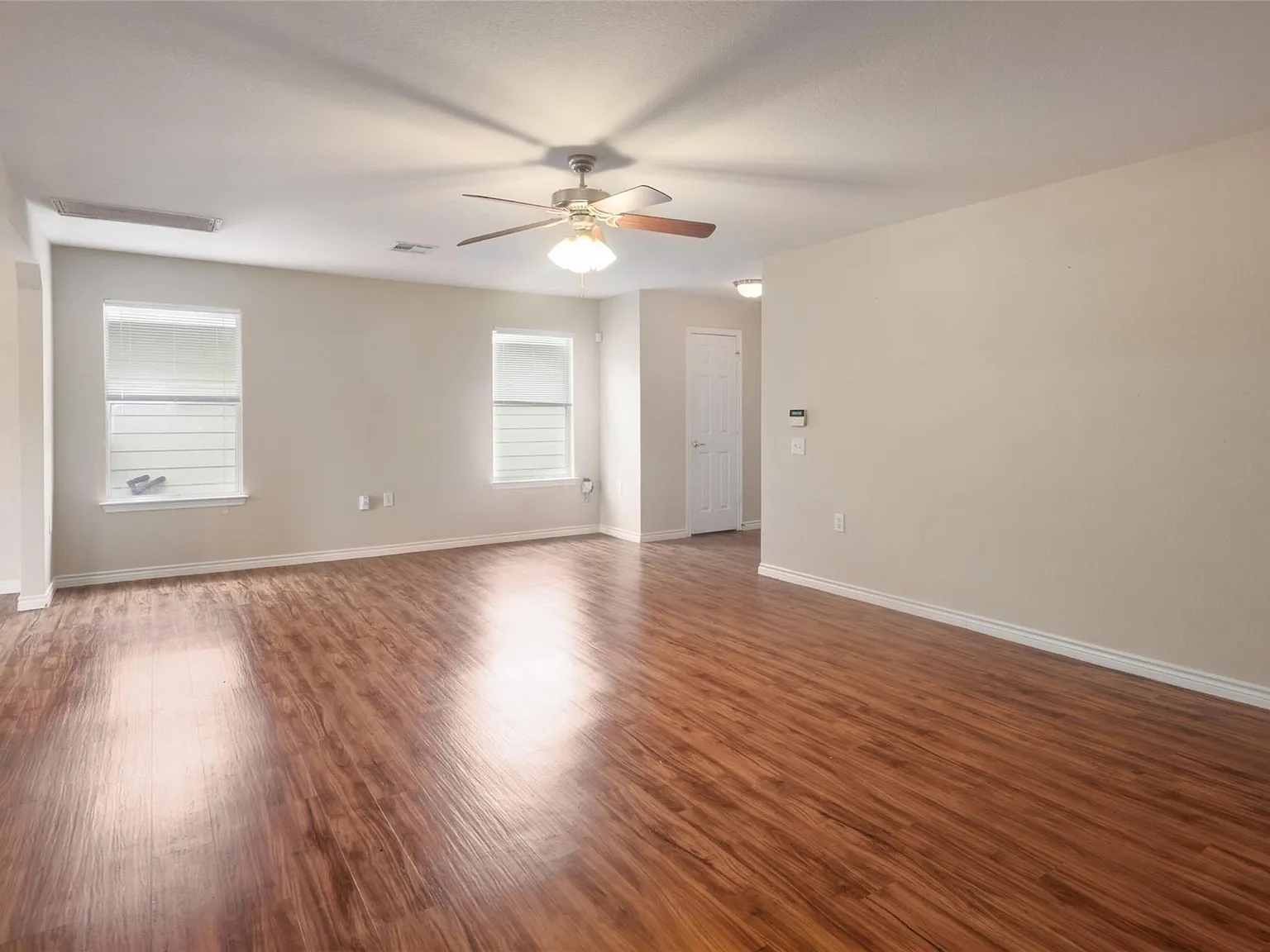 3 bed, 2.5 bath, 1856 sqft, $2,150 — Photo 4