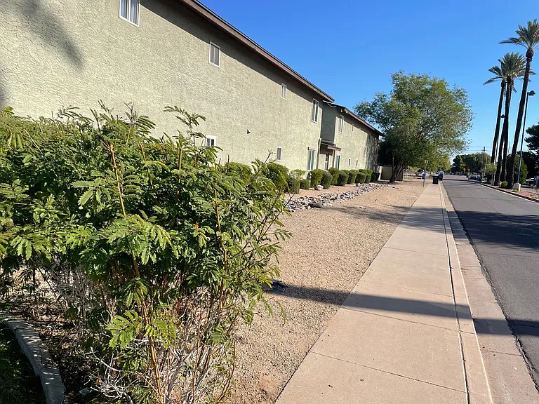 2234 W Hazelwood St — Photo 31