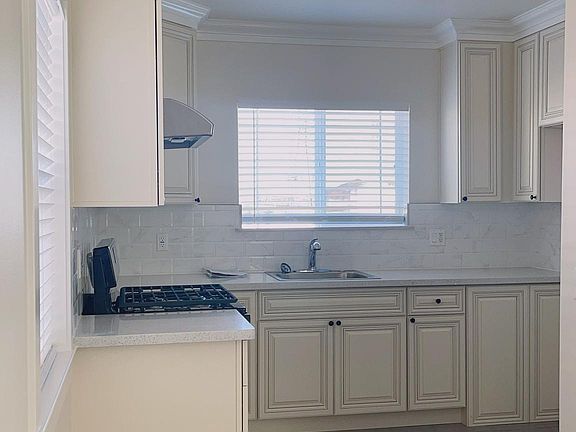 4th image of 7653 Marsh Ave