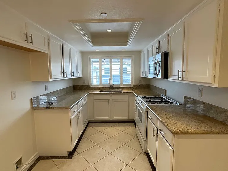 626 Lake St #54 — Photo 12