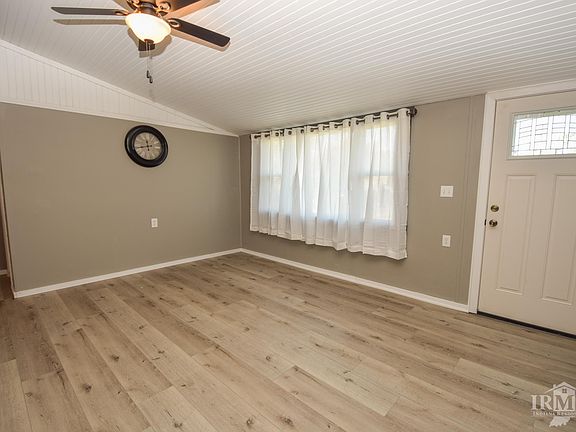 3rd image of 901 E Dunn Ave