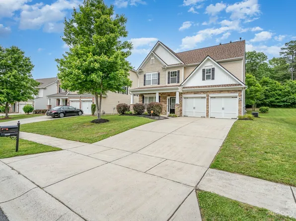 10004 Seven Oaks Dr, Charlotte, NC 28215