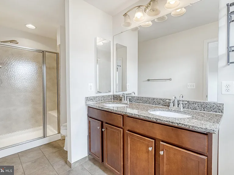 22653 Vienna Green Ter — Photo 23