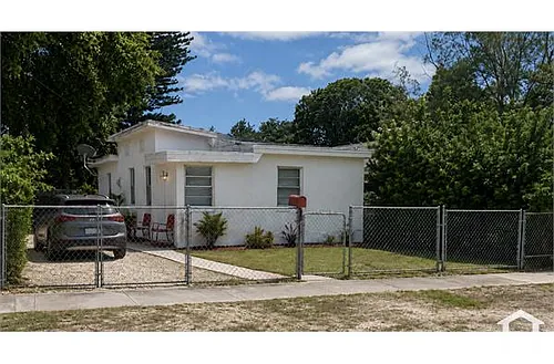 3012 NW 56th St Photo 1