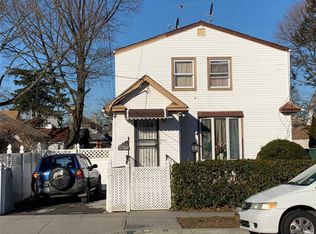 13736 243rd St, Rosedale, NY 11422