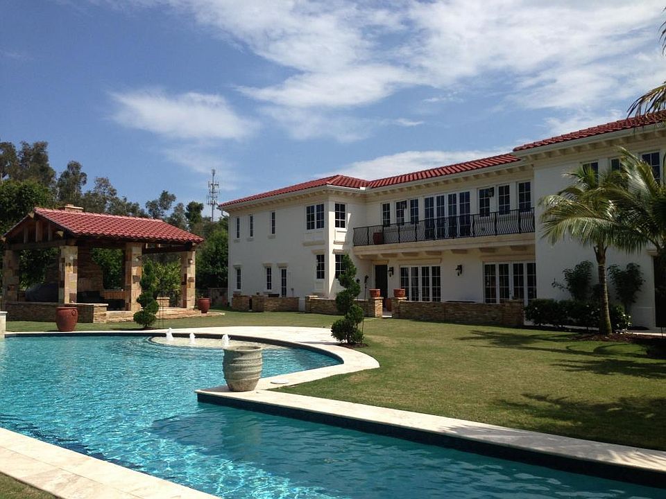 1st image of 108 SE Cortile Pinero