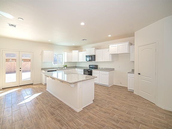 4th image of 5837 E 45th St