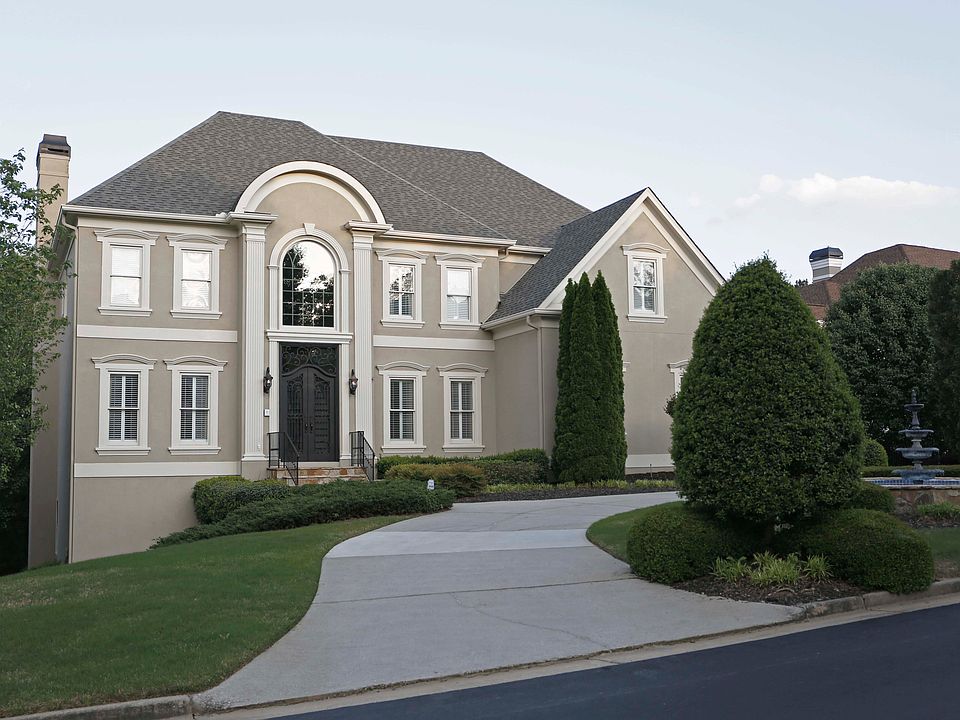 2nd image of 1002 Bay Tree Ln