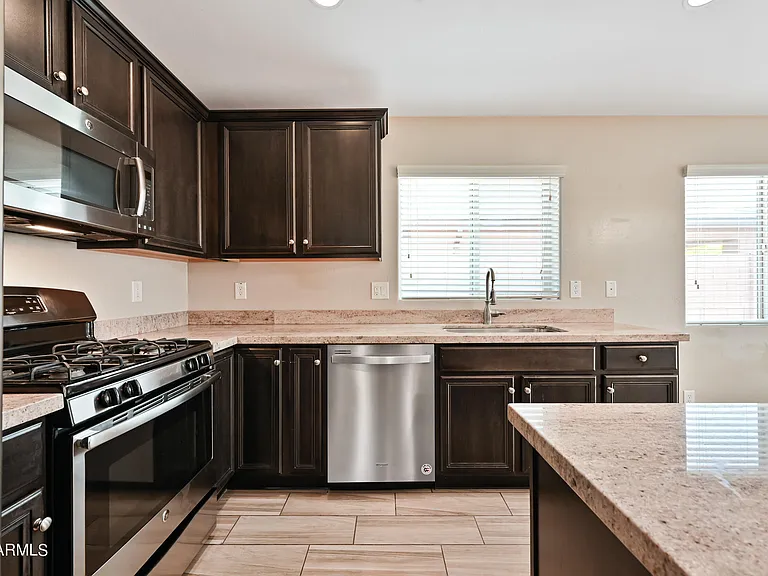 2209 E Hazeltine Way — Photo 4