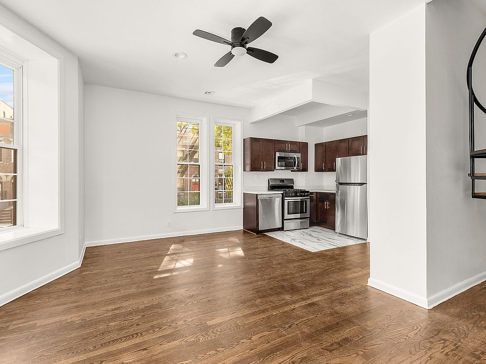 1st image of 615 Lincoln Pl APT 2A