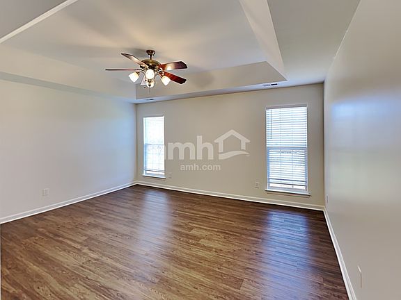 3rd image of 1937 Southridge Dr
