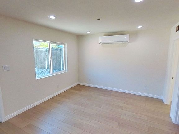 2nd image of 34569 Cedar Ave #2