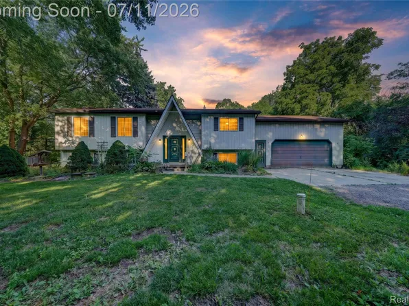 4430 N Center Rd, Flint, MI 48506