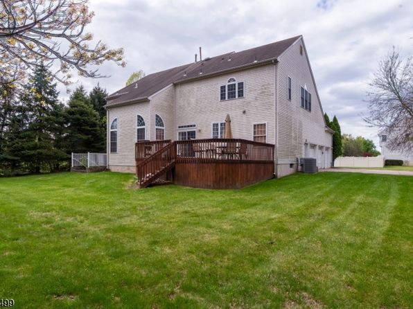 2 Deborah Dr, Franklin Twp., NJ 08873