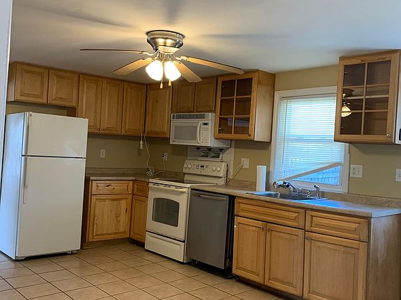 Kitchen big enough to put a decent size dinning table to sit 4 - 6 people.