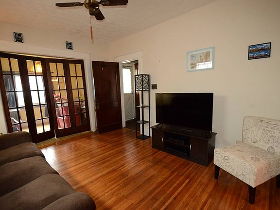 5th image of 50 Shoreham Pkwy