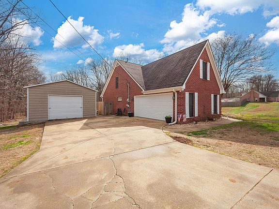 3rd image of 1558 Walker Field Rd