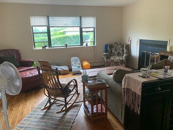 3rd image of 1 Mohegan Ave #1A