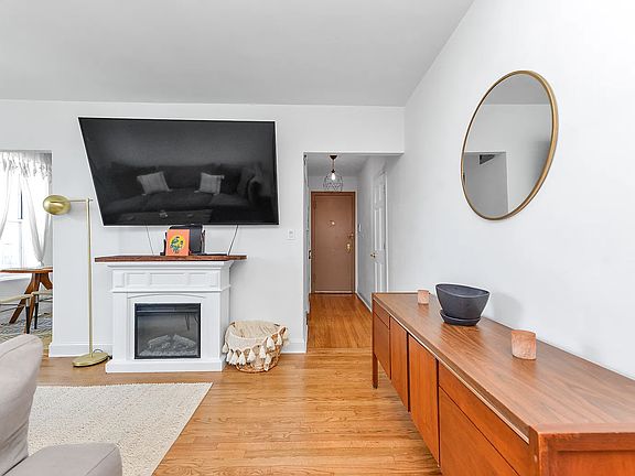 5th image of 30-31 Hobart St #6K