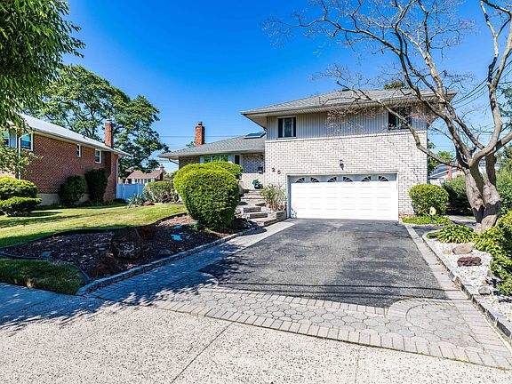 3rd image of 25 Oakdale Dr