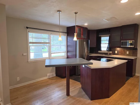 5117 N St, Lincoln, NE 68510