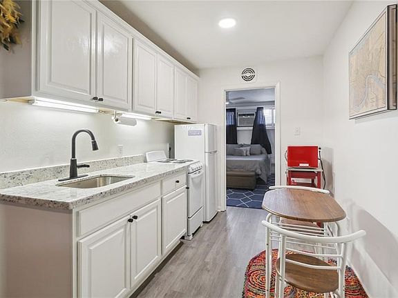 2nd image of 816 Nashville Ave APT N
