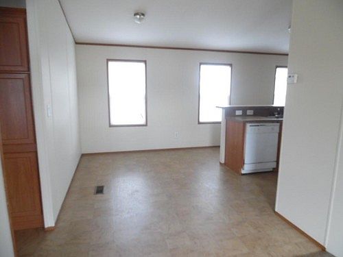 4th image of 28604 Parkview