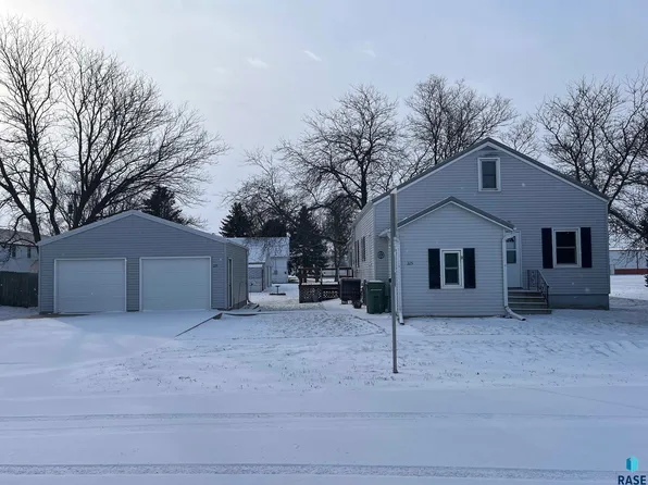 225 W Henry St, Freeman, SD 57029