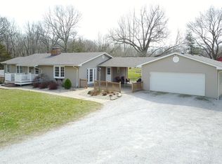 6376 Old Orchard Ln, Waterloo, IL 62298