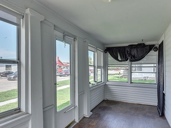 4th image of 1625 Avenue D