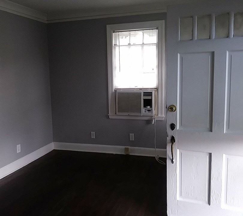 2nd image of 2743 Kimball Ave