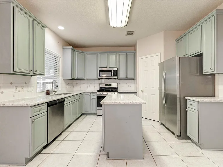 20702 Teasel Ct — Photo 17