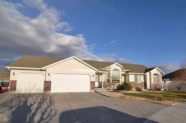 1st image of 1657 Sunny Pine Way