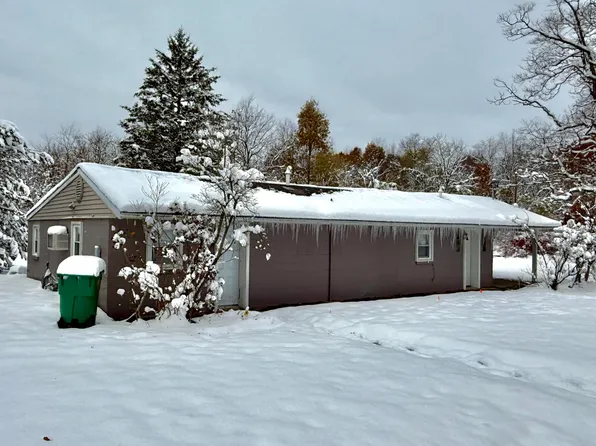 1204 Leet Rd, Niles, MI 49120