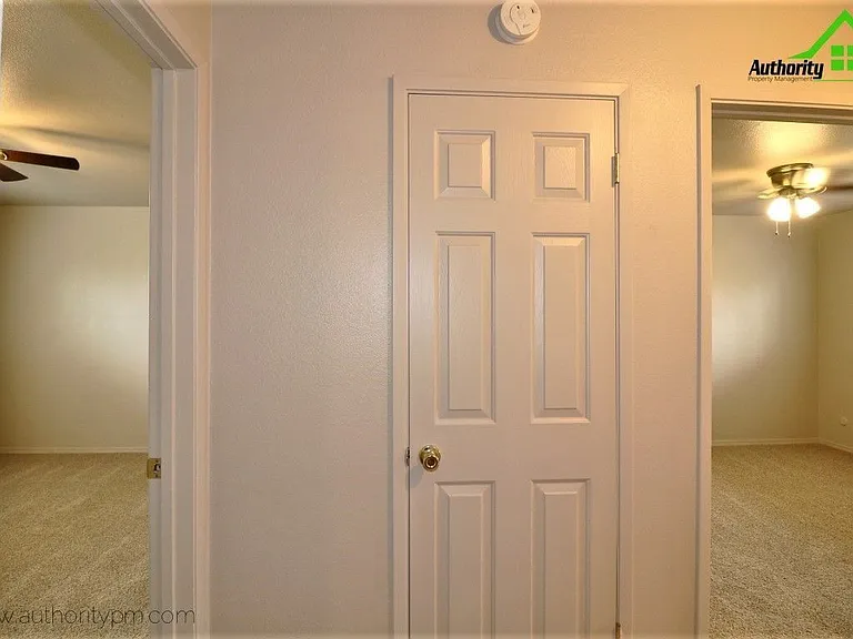 3909 Mercury Dr — Photo 11