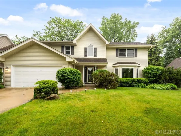2556 Leach Dr, Naperville, IL 60564