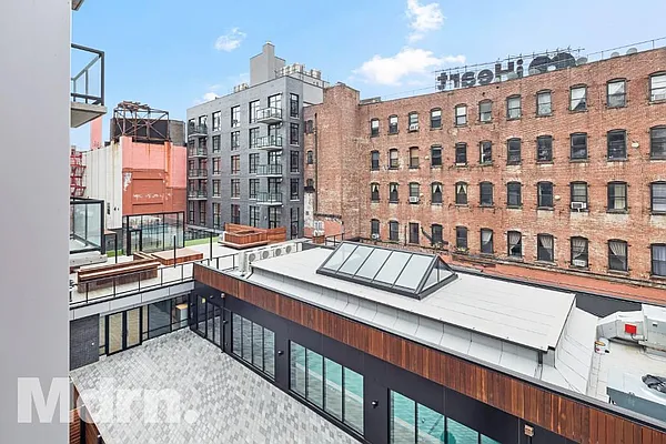 Rented by Mdrn Residential | media 34