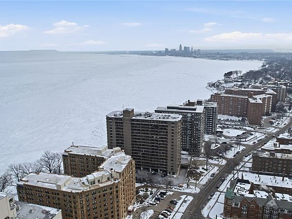 4th image of 12520 Edgewater Dr APT 1507