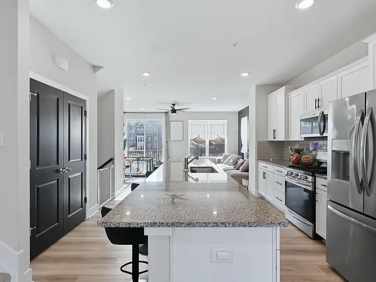 6894 Barrowfield Pl — Photo 6