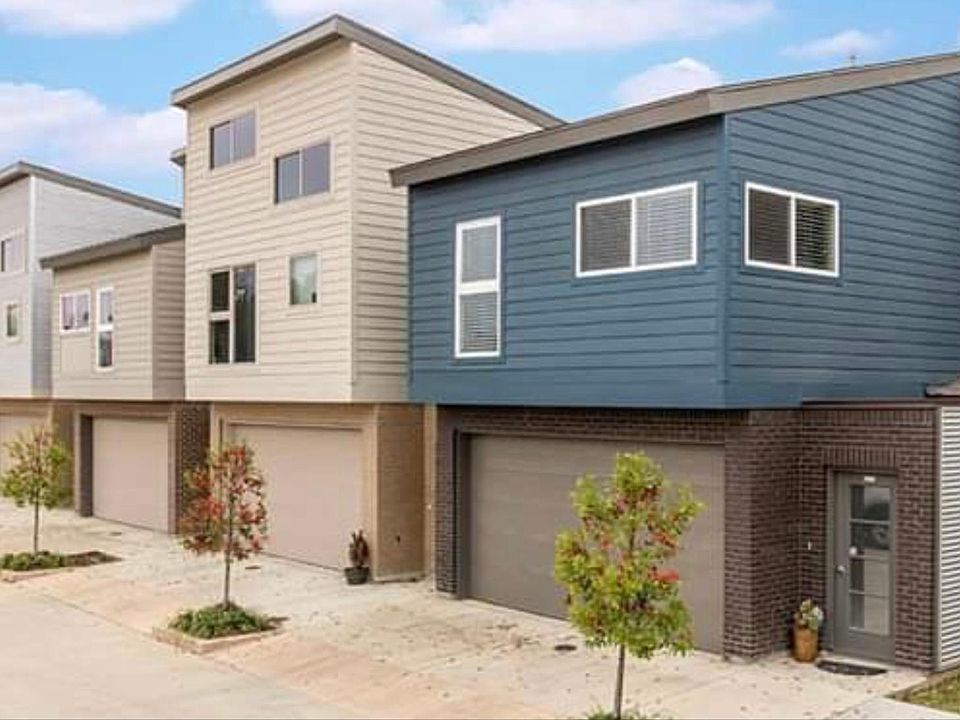 1st image of 202 Highland Oaks Ln
