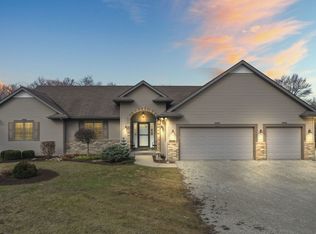 7710 Hunters Ln, Burlington, WI 53105