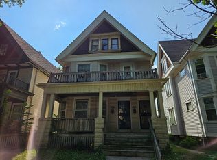 2555 N 38th St #L, Milwaukee, WI 53210