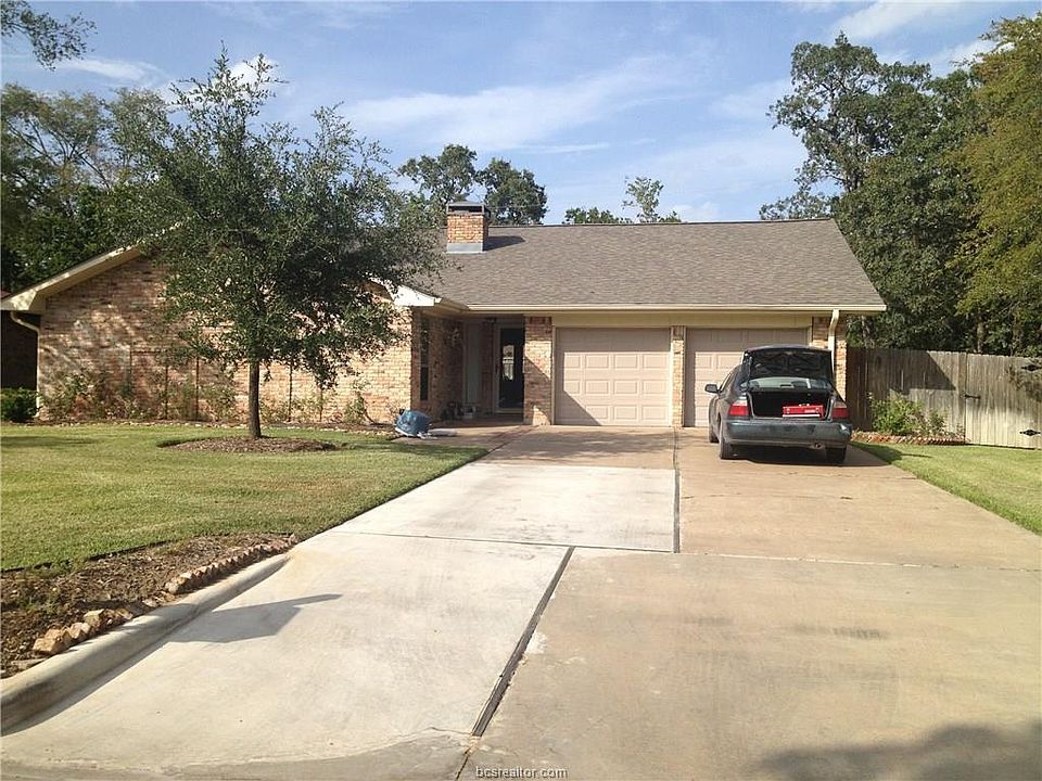 1st image of 1111 Merry Oaks Dr