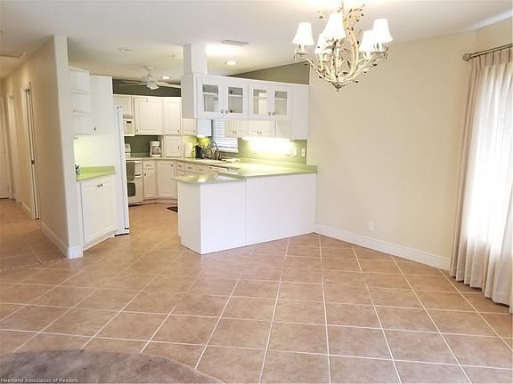 5th image of 1070 Jonquil St