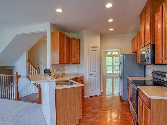 5th image of 1307 Madison Ln