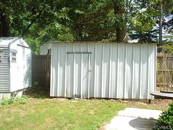 4th image of 2404 Skeet St