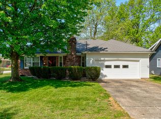 1059 S Peach Tree Ave, Springfield, MO 65804